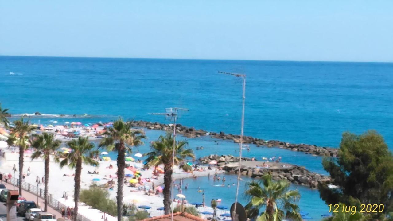 Casa Al Mare Appartement Ventimiglia Buitenkant foto