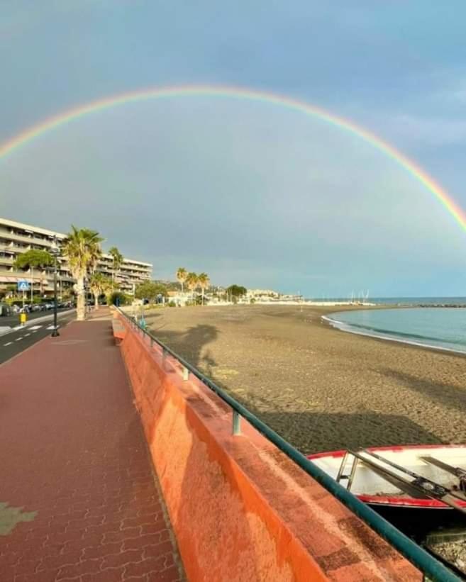 Casa Al Mare Appartement Ventimiglia Buitenkant foto