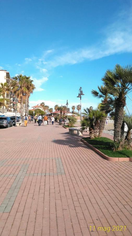 Casa Al Mare Appartement Ventimiglia Buitenkant foto