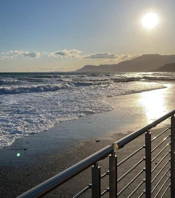 Casa Al Mare Appartement Ventimiglia Buitenkant foto