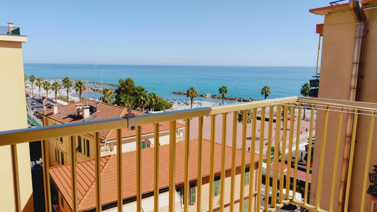 Casa Al Mare Appartement Ventimiglia Buitenkant foto