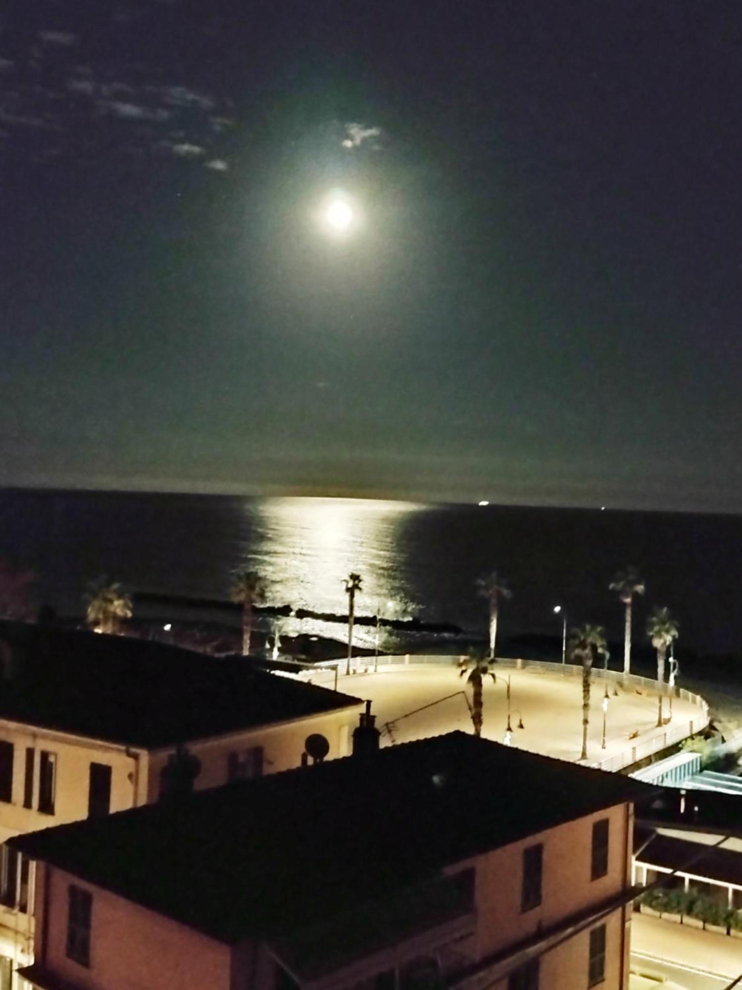 Casa Al Mare Appartement Ventimiglia Buitenkant foto