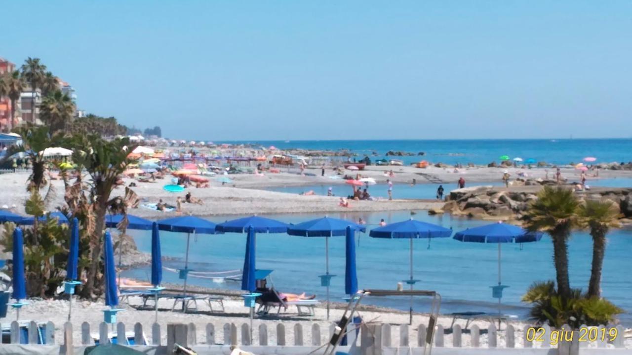 Casa Al Mare Appartement Ventimiglia Buitenkant foto